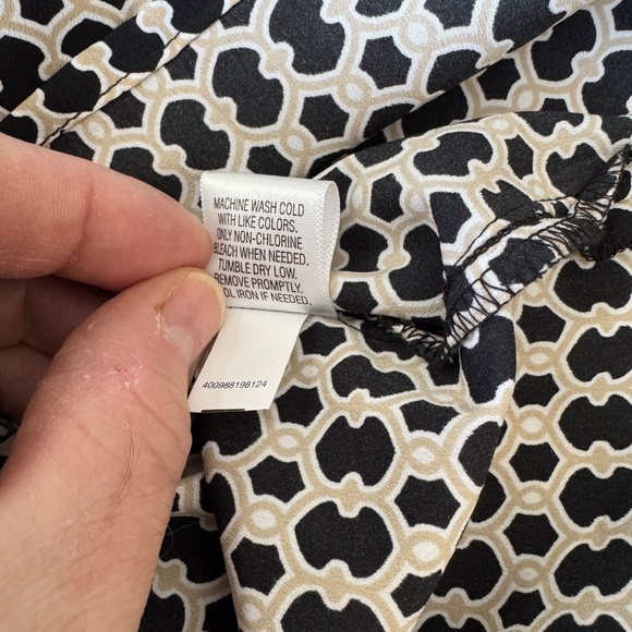 Croft & Barrow Women's Sleeveless 1/2 Button Blouse Tank Top Beige/Tan/Black‎ M - Picture 7 of 11